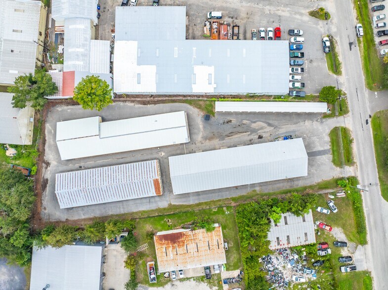 More Photos Of 1719 Signal Point Rd, Charleston Self Storage For Sale