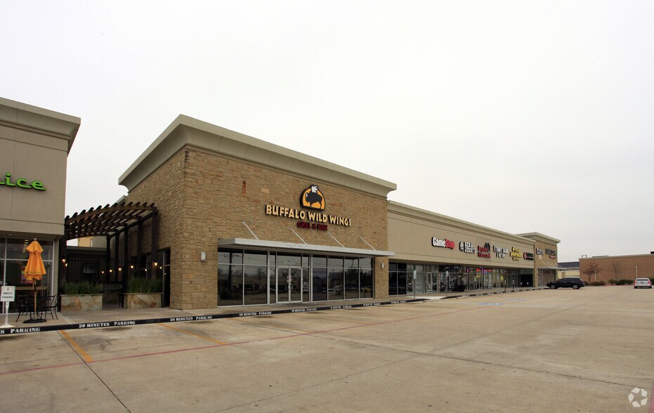 More Photos Of 528 W Bay Area Blvd, Webster Unknown For Lease