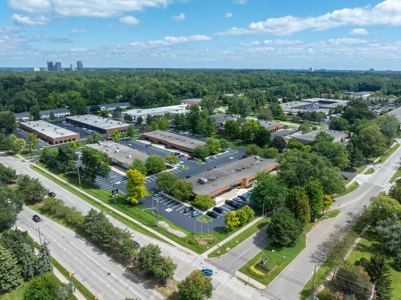 More Photos Of 21455 Melrose Ave, Southfield Unknown For Lease