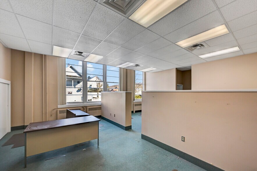 More Photos Of 301 Delaware Ave, Olyphant Office For Sale