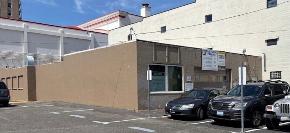 Primary Photo Of 111 W Unity St, Bellingham General Retail For Sale