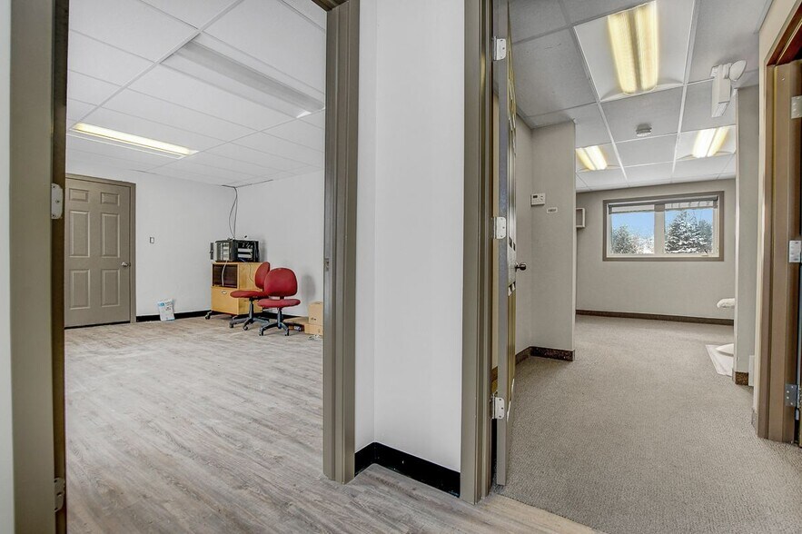 More Photos Of 2991 Carp Rd, Ottawa Office For Lease