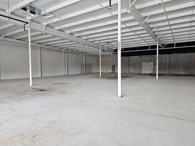 More Photos Of 910 Anderson St, Piedmont Supermarket For Lease