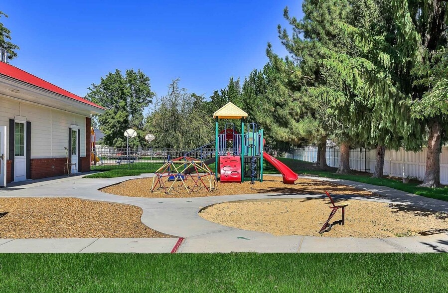 More Photos Of 1400 N Park Ln, Eagle Schools For Sale