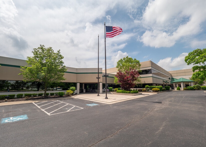 More Photos Of 1 Hunter Pl, Bellefontaine Distribution For Lease