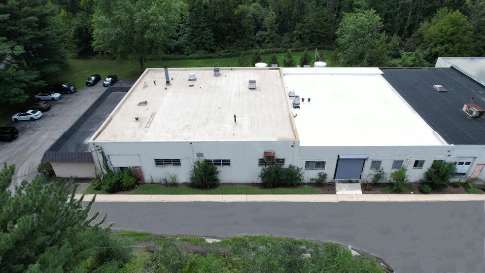 More Photos Of 355 Crider Ave, Moorestown Warehouse For Lease