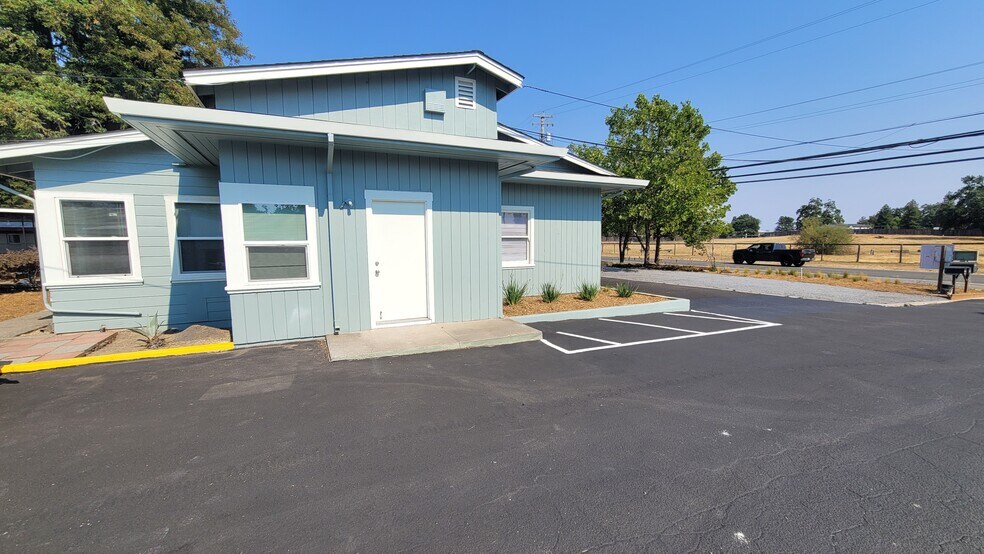More Photos Of 3177 Guerneville Rd, Santa Rosa Office For Lease