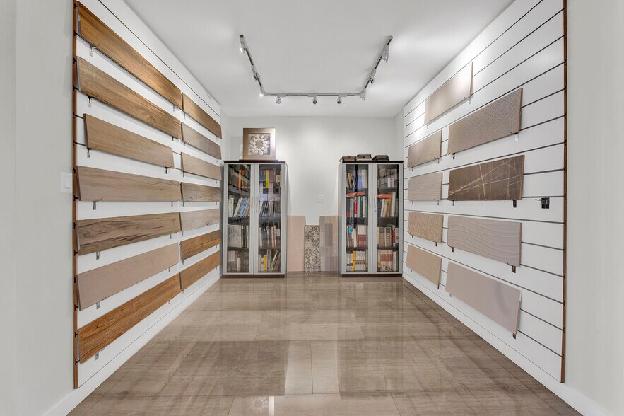 More Photos Of 821 N 21st Ave, Hollywood General Retail For Lease