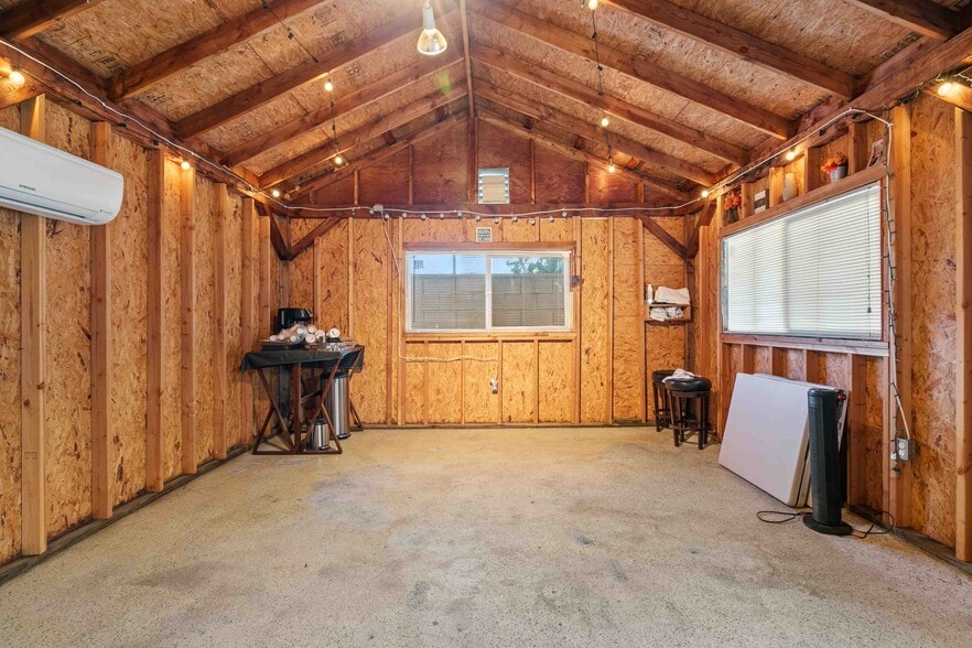 More Photos Of 7317 Clybourn Ave, Sun Valley Contractor Storage Yard For Sale