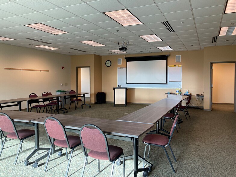 More Photos Of 1414 Mac Arthur Rd, Madison Office For Lease