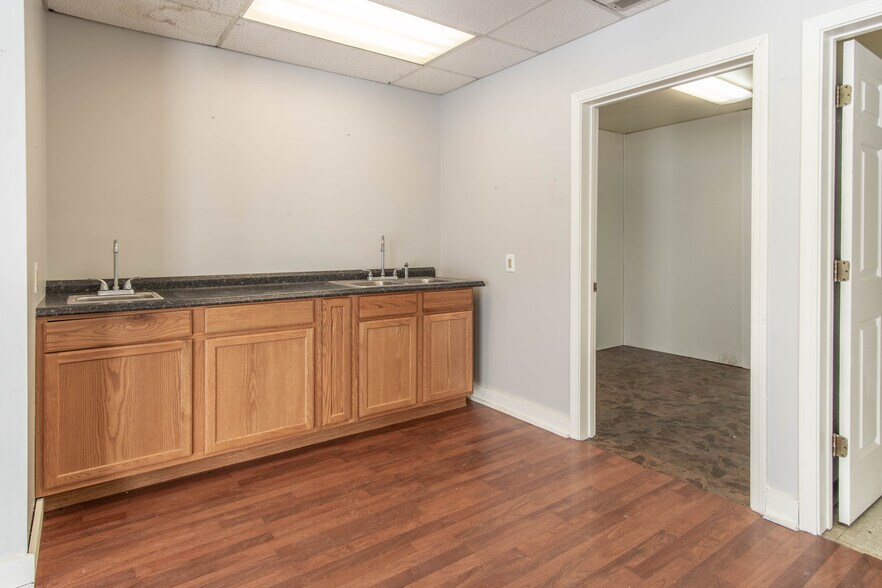 More Photos Of 43748/43752 NY-12 Rt, Alexandria Bay Freestanding For Sale