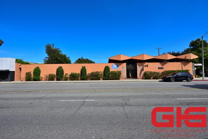 More Photos Of 1245 E Walnut St, Pasadena Loft Creative Space For Sale