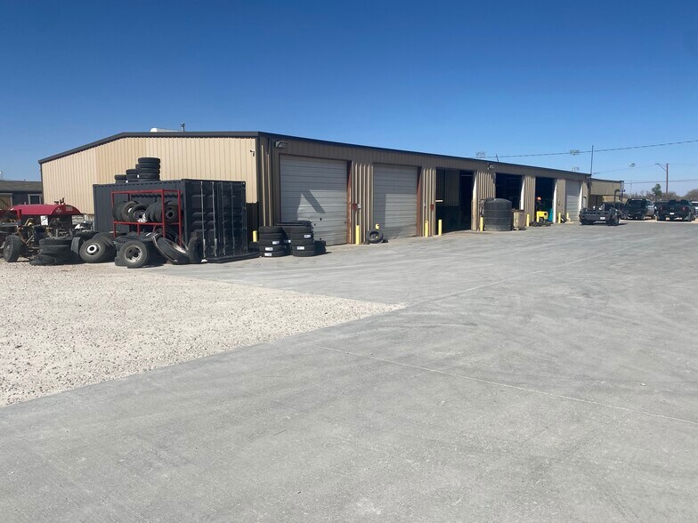 More Photos Of 703 NW Mustang Dr, Andrews Warehouse For Sale