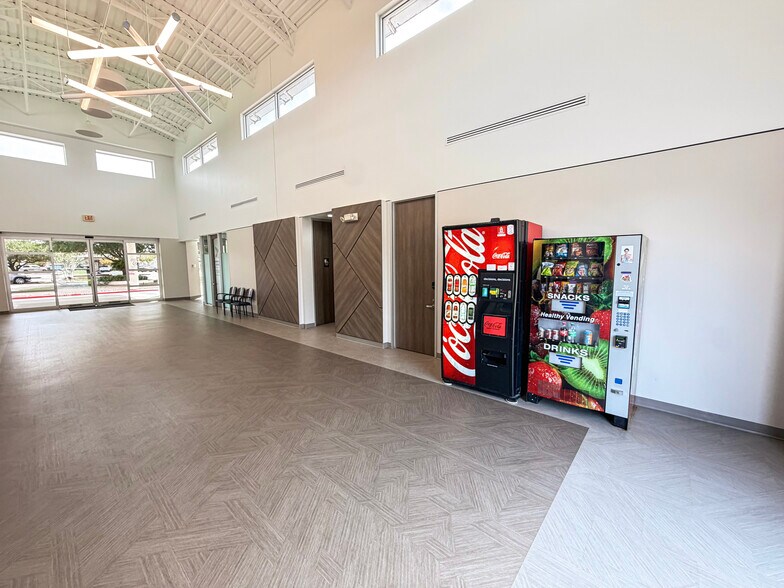 More Photos Of 1010 W Baker Rd, Baytown Medical For Lease
