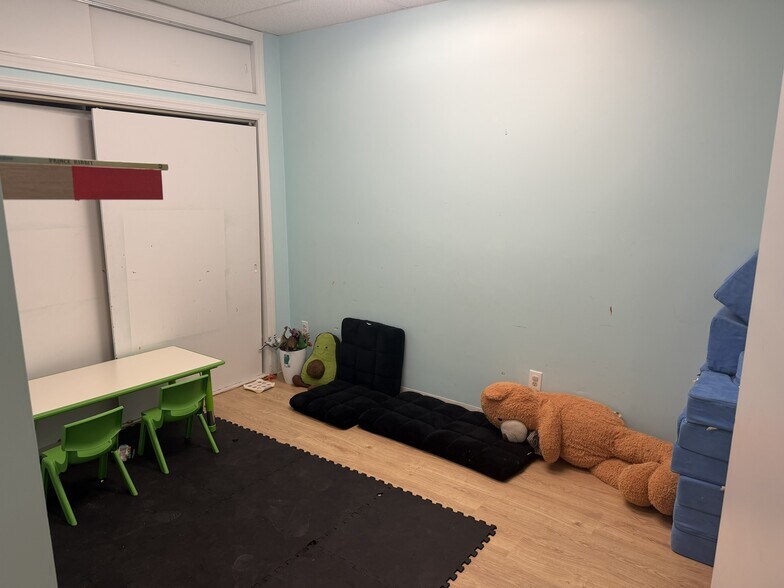 More Photos Of 304 Federal Rd, Brookfield Office For Sale