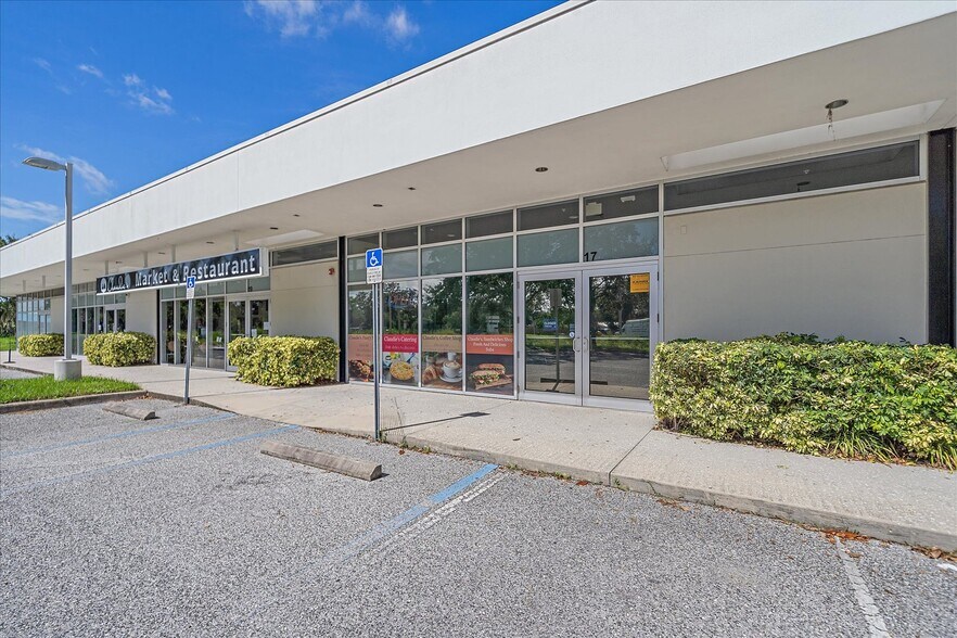 More Photos Of 15 S Beneva Rd, Sarasota Restaurant For Lease