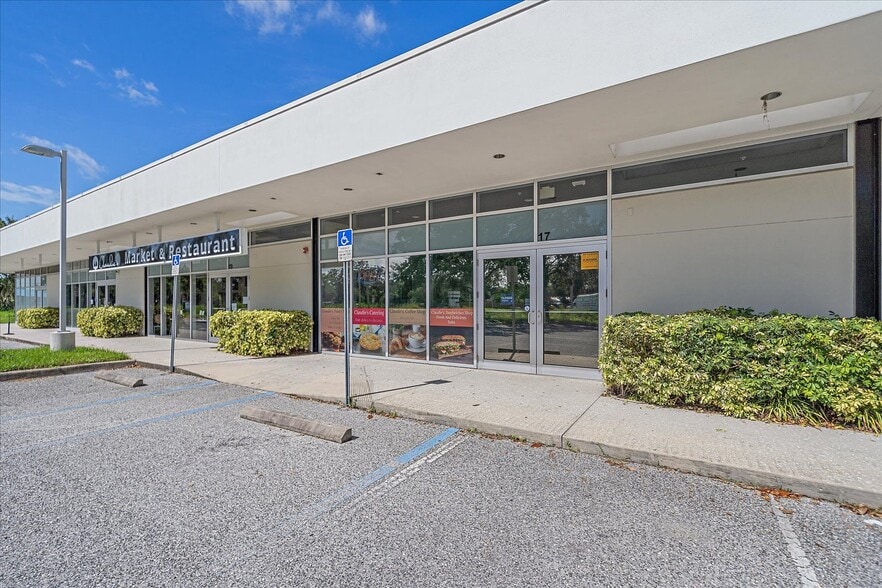 More Photos Of 15 S Beneva Rd, Sarasota Restaurant For Lease