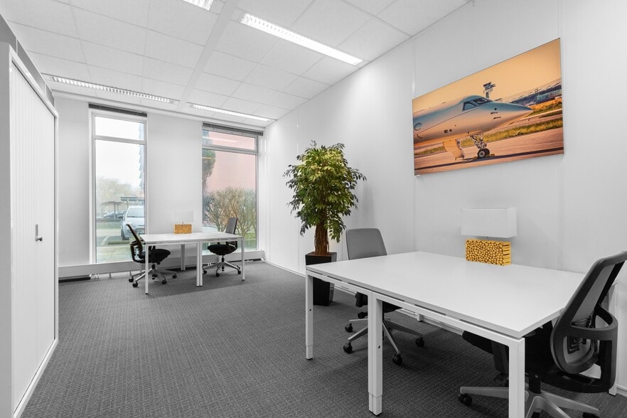 More Photos Of 4600 Touchton Rd, Jacksonville Coworking Space