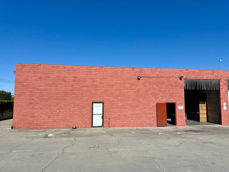 More Photos Of 24421 Frampton Ave, Harbor City Industrial For Lease
