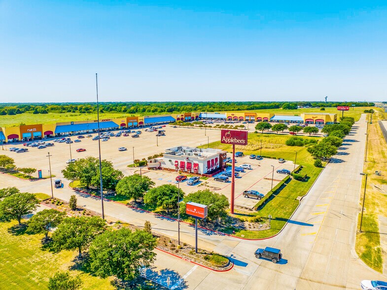 More Photos Of 301 Tanger Dr, Terrell Unknown For Lease