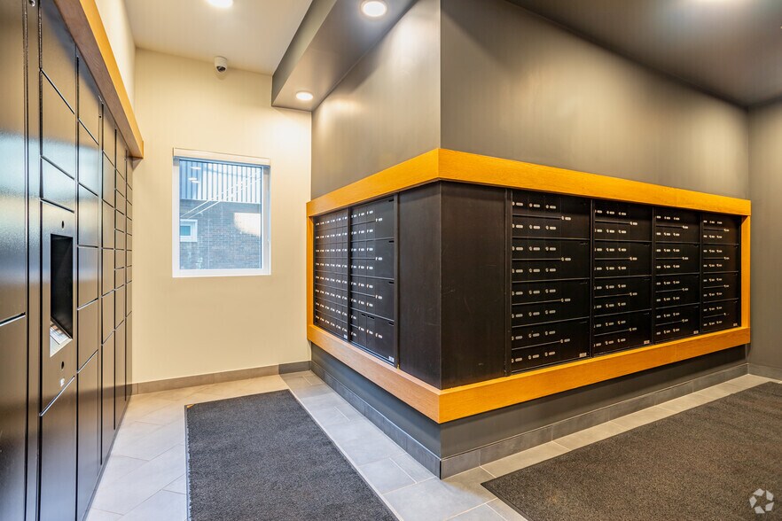 More Photos Of 12322 102 Av NW, Edmonton Apartments For Lease