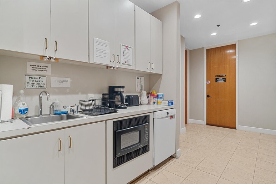 More Photos Of 1400 N Dutton Ave, Santa Rosa Medical For Sale