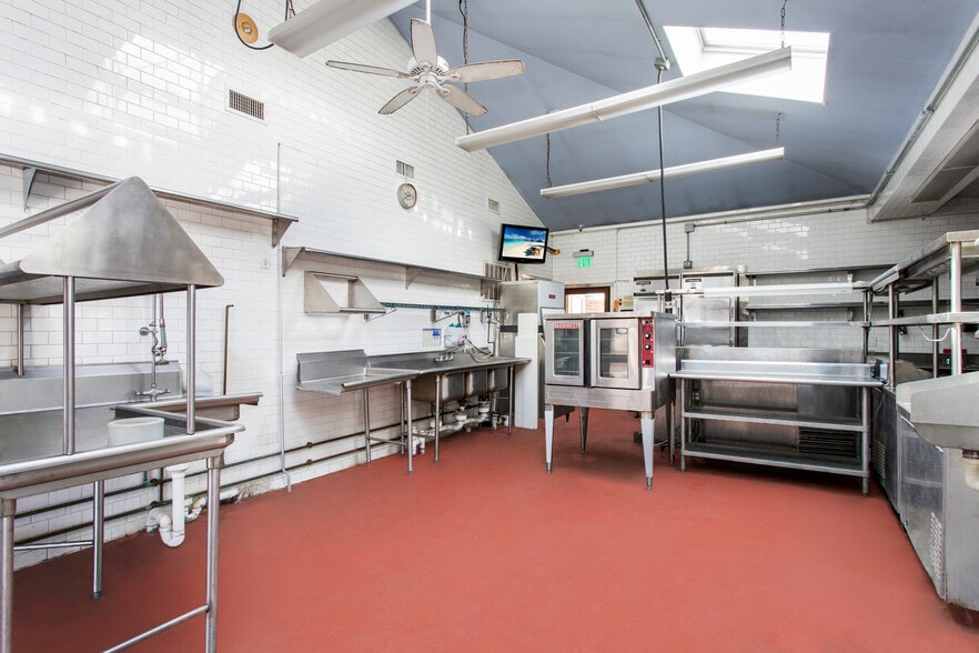 More Photos Of 62375 Rt-25, Southold Restaurant For Sale