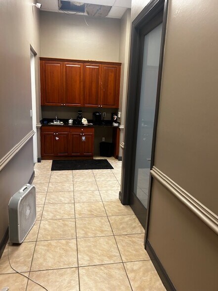 More Photos Of 17041 Alico Commerce Ct, Fort Myers Light Manufacturing For Sale