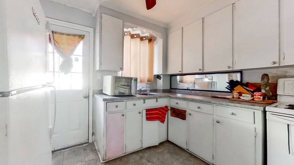 More Photos Of 372 Marshall Ln, Sudbury Apartments For Sale