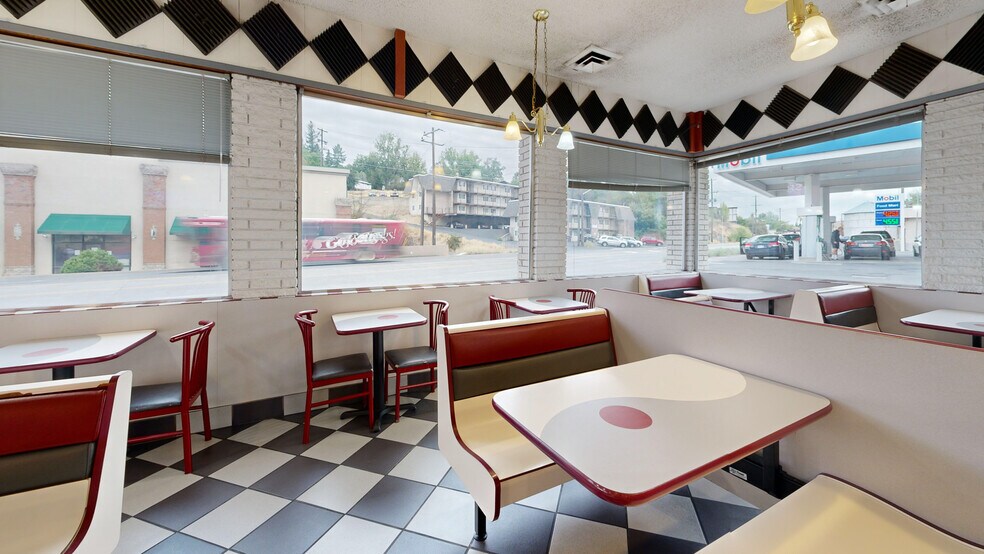 More Photos Of 760 N Grand Ave, Pullman Restaurant For Sale