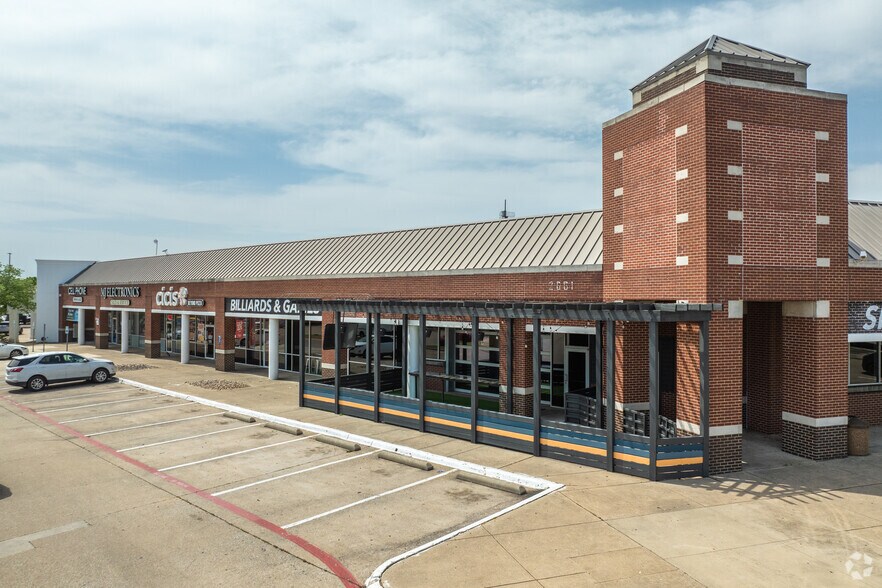 More Photos Of 2661 Midway Rd S, Carrollton Showroom For Lease