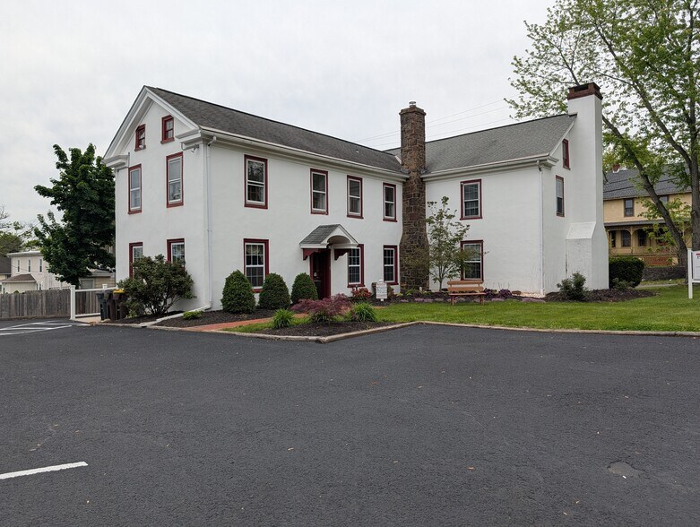 Primary Photo Of 46 Hilltown Pike, Line Lexington Office For Sale