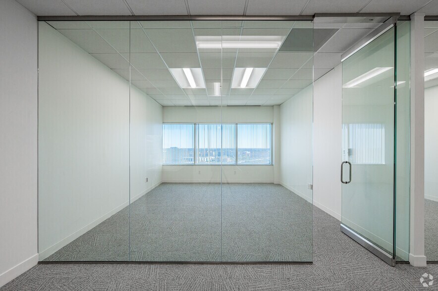 More Photos Of 10440 N Central Expy, Dallas Office For Sale