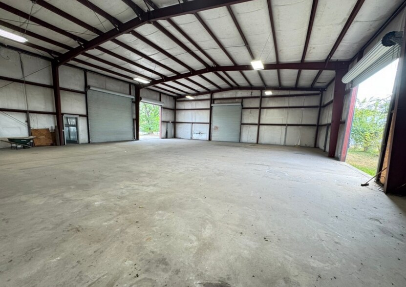 More Photos Of 19111 Applecrest Way, Spring Warehouse For Sale
