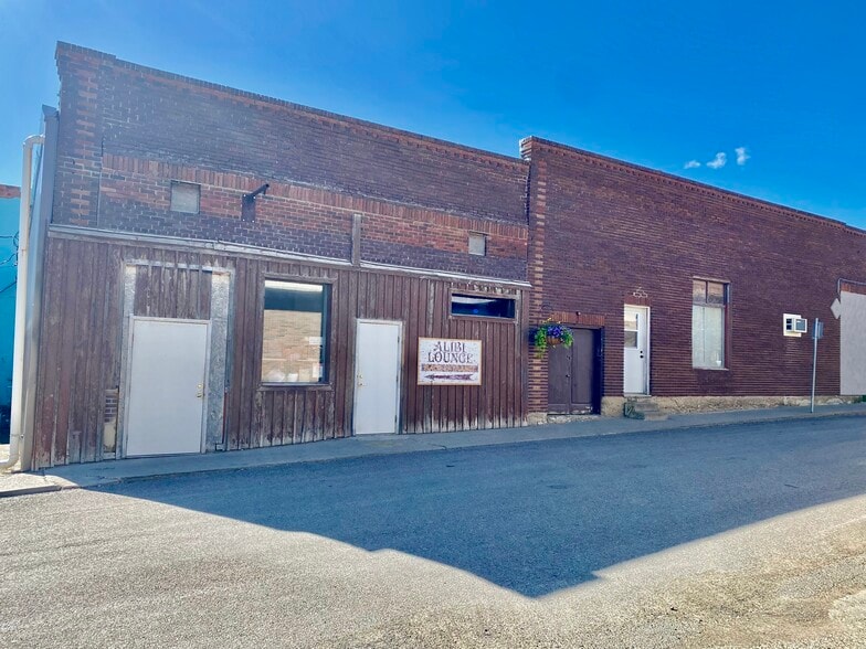 More Photos Of 239 Main St, Shelby Bar For Sale