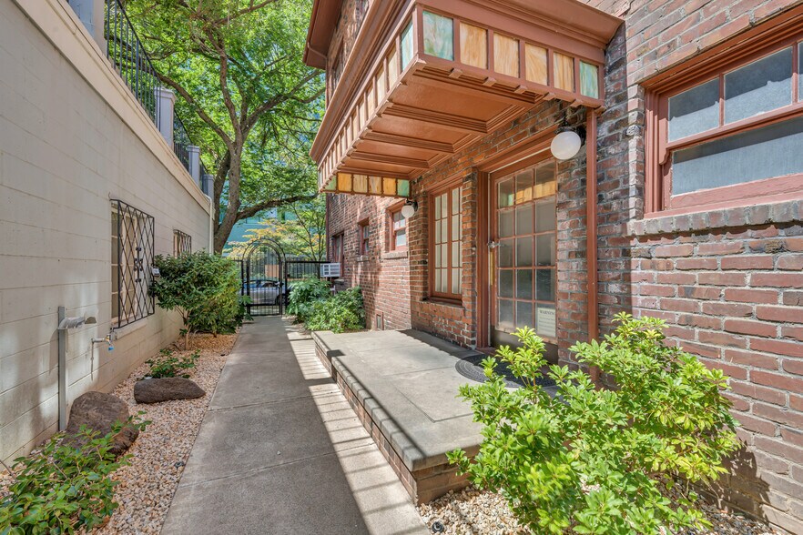 More Photos Of 1021 H St, Sacramento Apartments For Sale