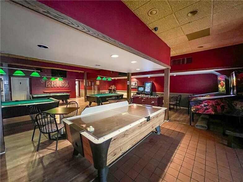 More Photos Of 118 N Main St, Butler Restaurant For Sale