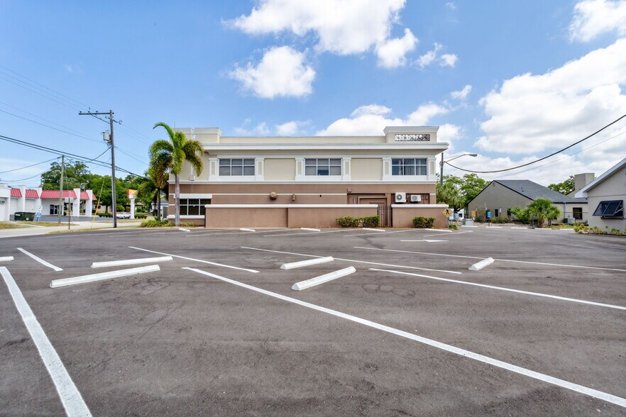 More Photos Of 501 S Lincoln Ave, Clearwater Medical For Lease