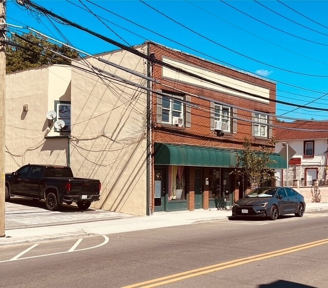 Primary Photo Of 455 Maple Ave, Westbury Office For Lease