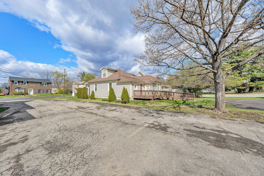 More Photos Of 628 S Colorado St, Salem Office For Sale