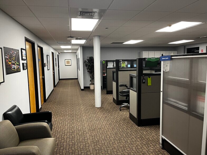 More Photos Of 575-605 Sweeten Creek Industrial Park, Asheville Light Manufacturing For Sale