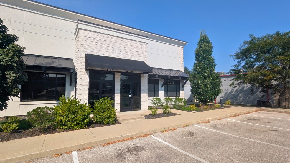 More Photos Of 1285 S College Mall Rd, Bloomington Storefront For Lease