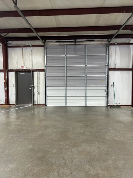 More Photos Of 133 Chester Ct, Bowling Green Warehouse For Lease