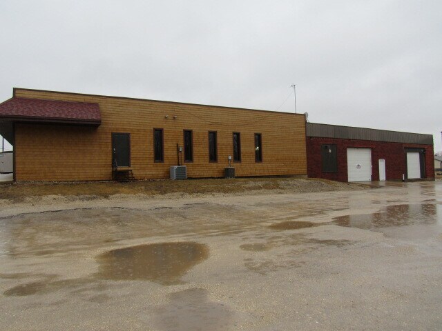 More Photos Of 509 E Oak St, Monticello Lodge Meeting Hall For Lease