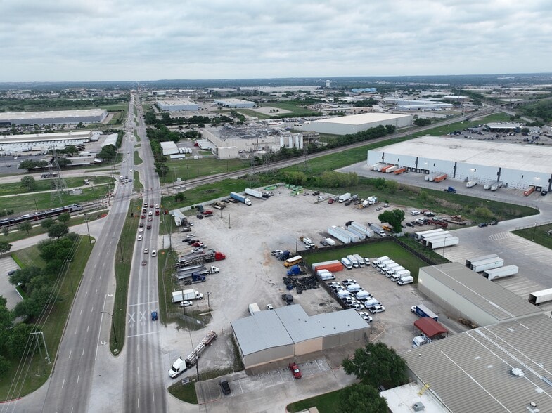 More Photos Of 3900 N Beach St, Haltom City Warehouse For Sale