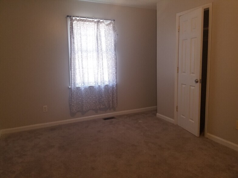 More Photos Of 8849 Chapel Hill Rd, Cary Apartments For Sale