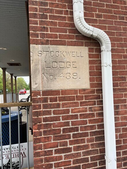 More Photos Of 6943 Monroe, Stockwell Convenience Store For Sale