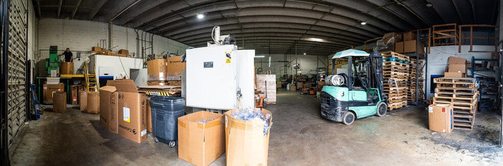 More Photos Of 7801-7821 W 25th Ct, Hialeah Warehouse For Lease