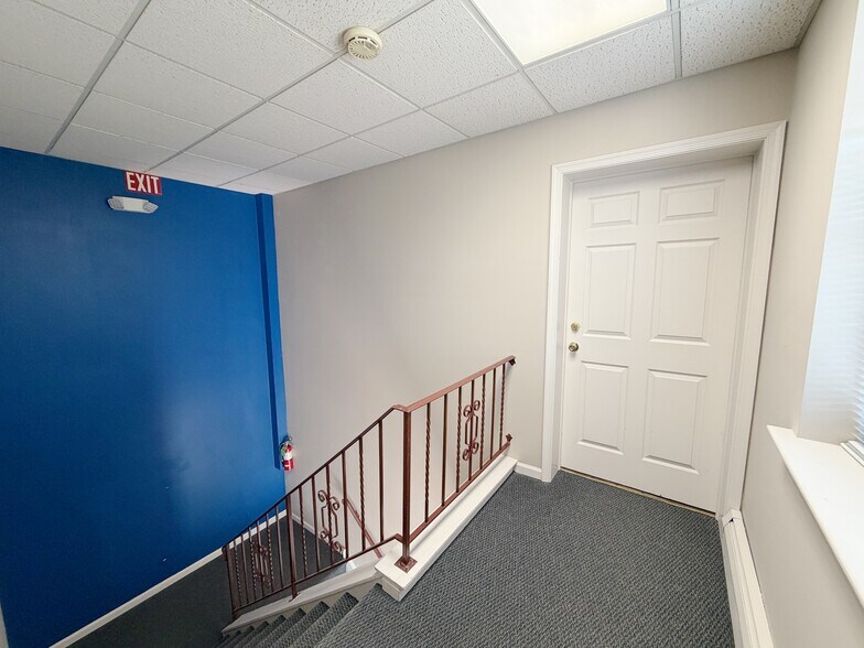 More Photos Of 216 Cedar Ave, Willow Grove Office Residential For Lease