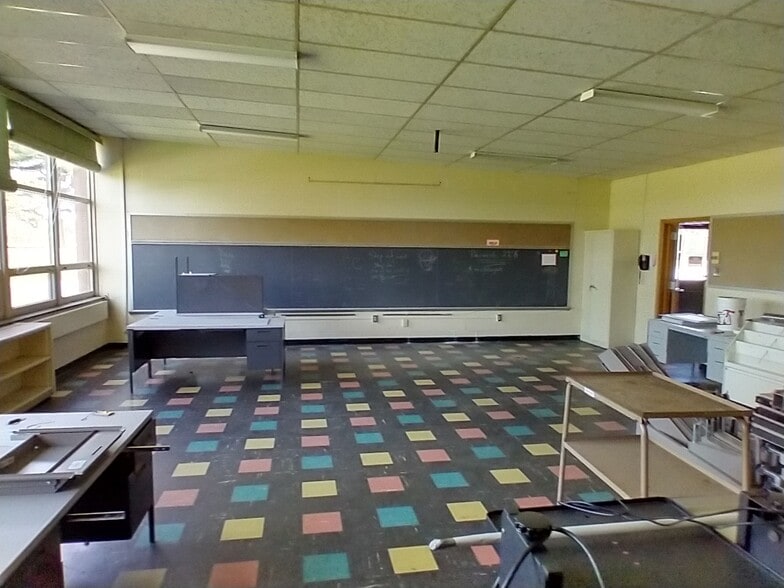 More Photos Of 662 Airport Rd, Punxsutawney Self Storage For Sale